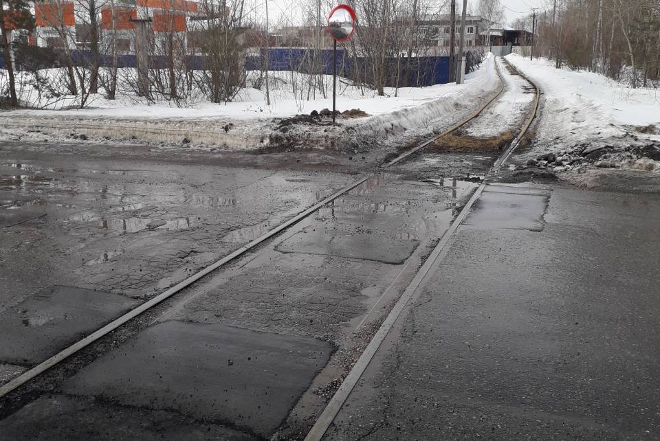 На улице Коновалова в Сормове отремонтирован железнодорожный переезд  - фото 1